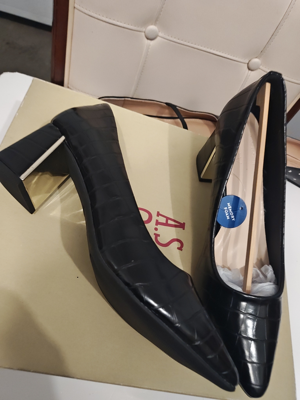 Apt. 9 Black Croc-Embossed Pointed Toe Block Heel Pumps